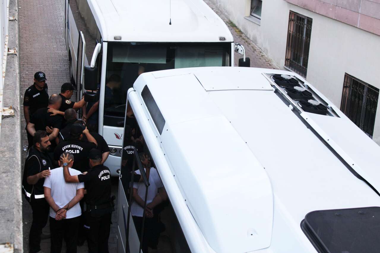 Konya dahil 5 ilde “Şirinler” operasyonu! 32 gözaltı 7